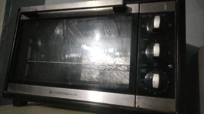Forno elétrico por 150 e geladeira por 200