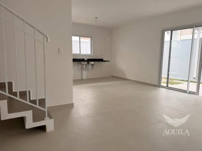 SOBRADO NOVO 115M²- 3 DROMEITÓRIOS - 1 SUÍTE - MÓVEIS PLANEJADOS - QUINTAL - 2 VAGAS - CON