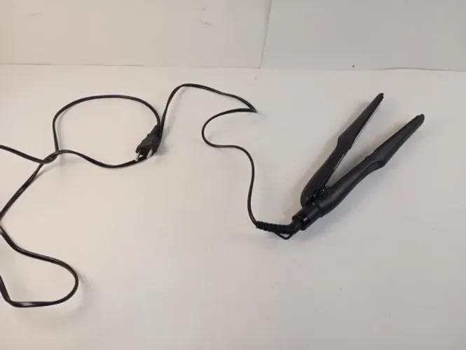 Chapinha Prancha Alisadora Philco Ceramic Black PPR08 Bivolt (C/ Mau Contato / Peças)