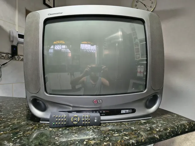 Tv LG 20" de tubo, para ir embora promoção