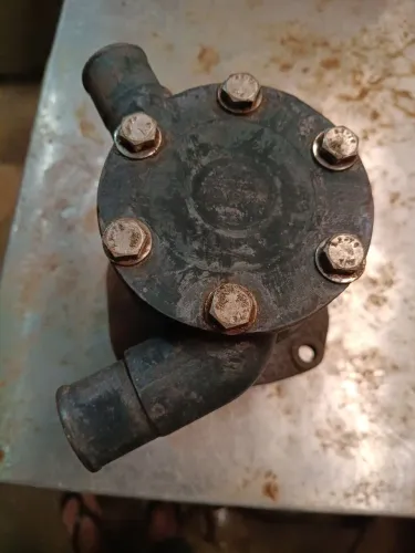 Bomba de refrigeração MWM 3 ou 4 cilindro 