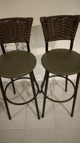 Duas Banquetas usadas 