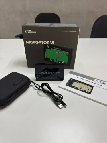 GPS BMW Motorrad Navigator VI (Garmin) - Versão Importada V8 16GB - Completo na Caixa
