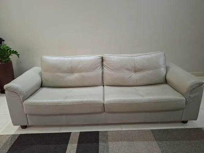 SOFA COURO LEGITIMO