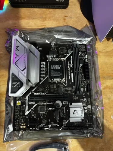 Placa mãe ASUS AYW D4 LGA 1700 DDR4
