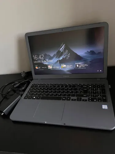 Notebook Samsung E30