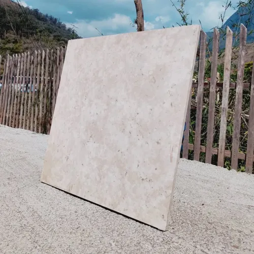 Pedra em mármore bege bahia