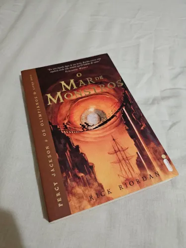 Livro Percy Jackson O Mar de Monstros