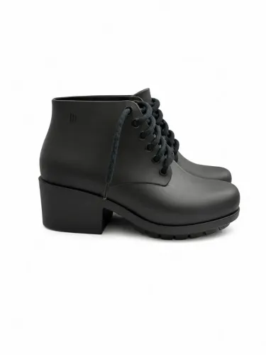 bota/coturno de salto preto fosco melissa stellar