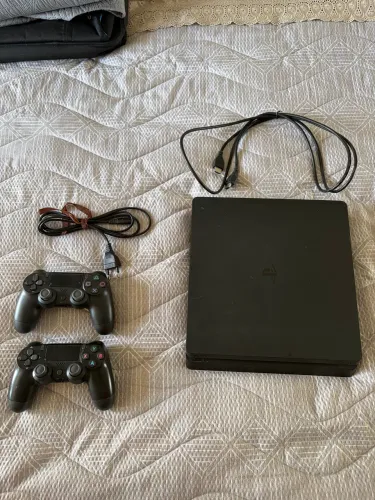 Ps4 slim 1Tb