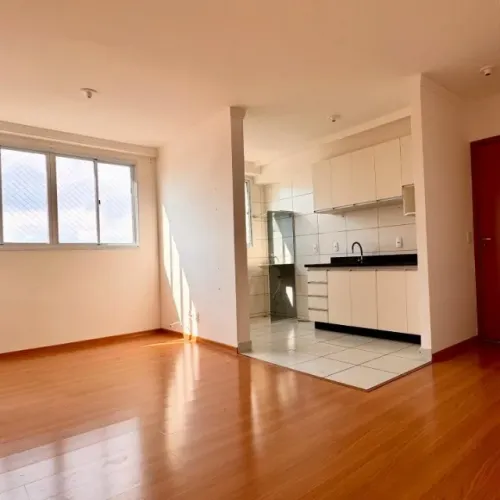 APARTAMENTO 2 QUARTOS COM ARMÁRIOS | PISCINA + VAGA COBERTA