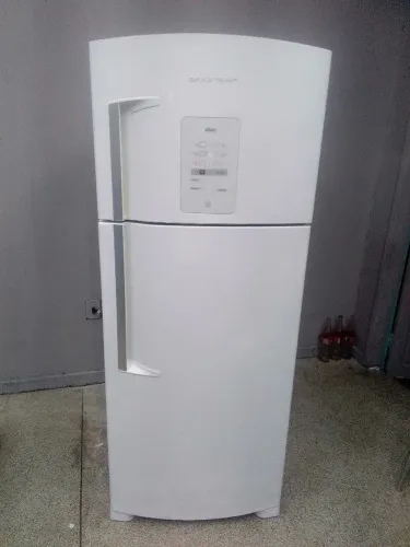 Vendo geladeira Brastemp active Frost Free funcionando perfeitamente 