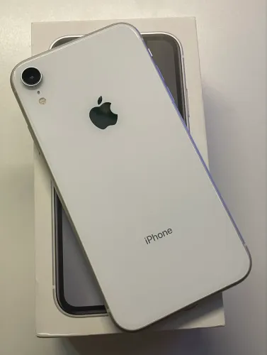 iPhone XR com a placa queimada
