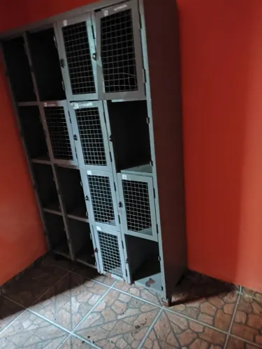 Armário guarda volume