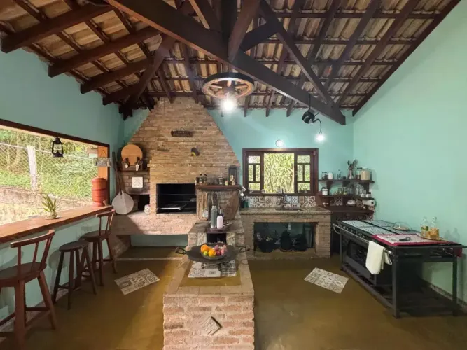 Casa à venda no Bairro Parque Agrinco - Guararema - SP