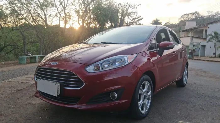 Ford Fiesta Sedan 1.6 16V Flex Aut. 2015