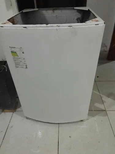 Vende materiais pra máquina de lavar roupas *