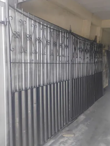 Portão de garagem e social  seminovo 