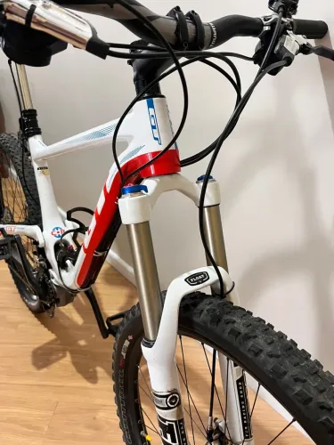 GT Helion Expert Carbon - Full Suspension (Upgrades Fox/Sram)