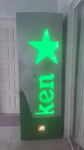 Freezer Heineken muito novo