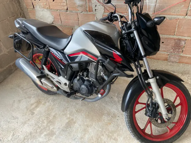 Honda CGTitan 160 2023 prata 