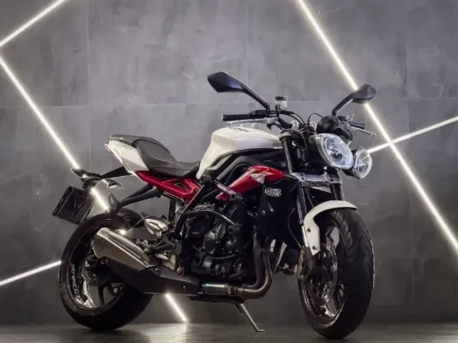 TRIUMPH STREET TRIPLE 675 R 2016/2017