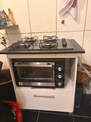 Vendo cooktop 4 bocas com balcão incluso