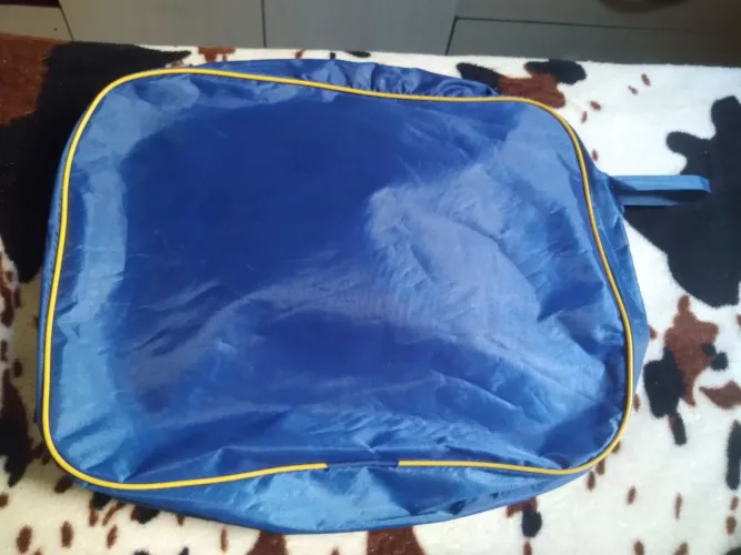 Bolsa espaçosa( Aceito ofertas e Negociar um valor melhor)