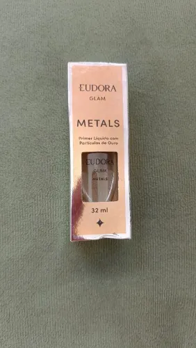 Primer Facial Líquido Glam Metals Com Partículas de Ouro Eudora 32ml