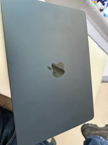 VENDO MACBOOK AIR 256 M4