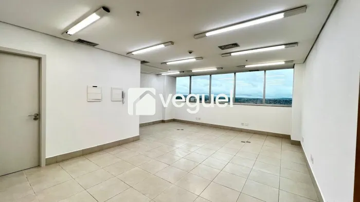 Sala comercial com 42m² para alugar no Jardim Califórnia em Ribeirão Preto/ SP.