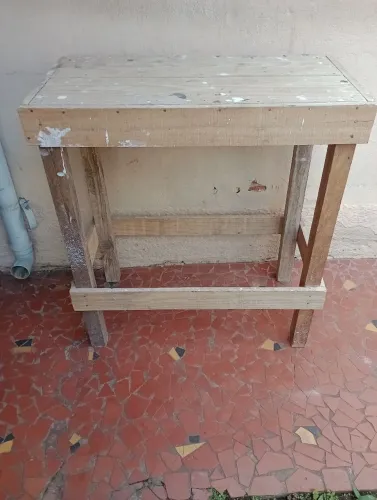 Bancada grande de madeira rústica