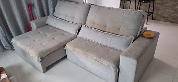 Sofá Retrátil 2,90m em Linho Cinza - Oportunidade