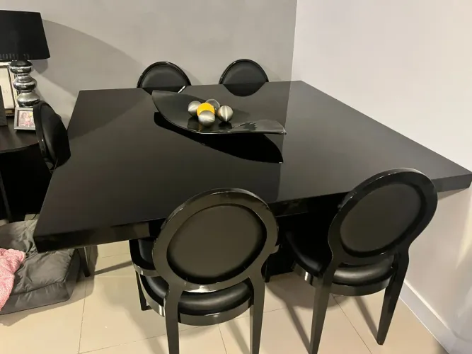Mesa em laca a preta 1,50m x 1,50m
