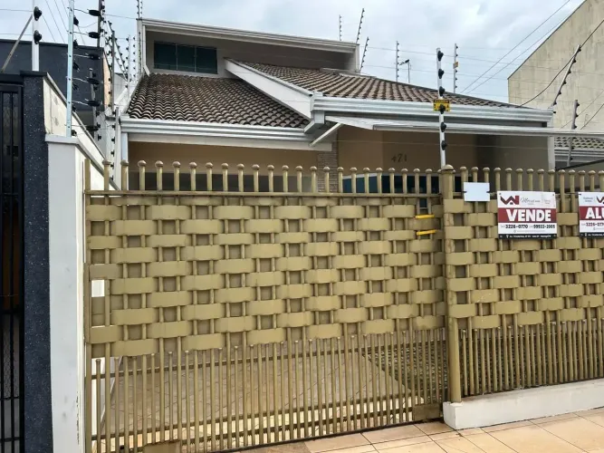 Sobrado para venda possui 153 metros quadrados com 3 quartos em Jardim Liberdade - Maringá