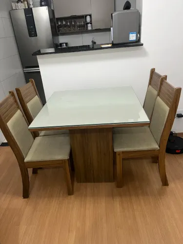 Mesa 4 cadeiras