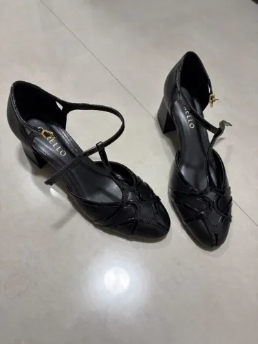 Corello - Sapato Salto Médio Tiras Verniz Preto - Tam. 36