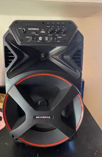 Vendo caixa de som semi nova