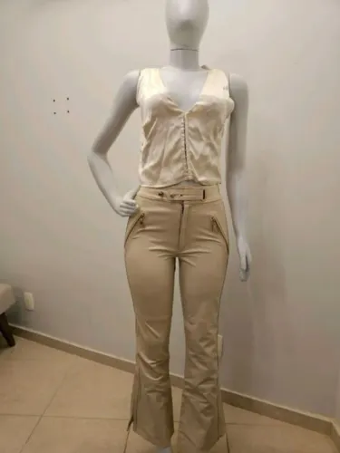 calça de couro legítimo bege