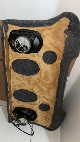 Tampão de som automotivo Gol G4