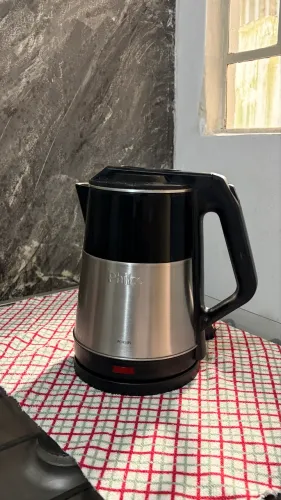 Vende-se chaleira elétrica Philco 220V