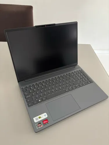 Lenovo IdeaPad Slim 3 Ryzen 7 | 24GB RAM | SSD 512GB