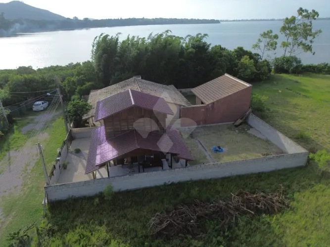 Casa à Venda em Alto Arroio - Imbituba-SC