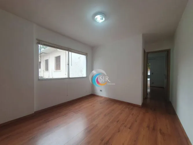 Apartamento com Varanda próximo ao Metrô Hospital São Paulo