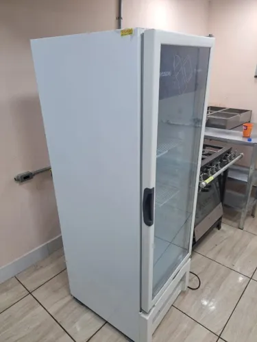 Refrigerador Expositor Vertical Metalfrio 256 Litros Light Branco VB25R -110V