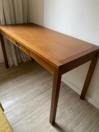 Escrivaninha mesa armazém tok stok 1,30x57