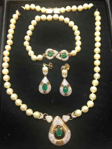 Conjunto de esmeralda com brilhantes