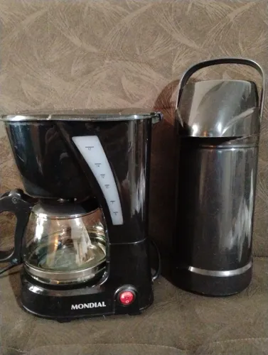 Kit cafeteira mais garrafa térmica