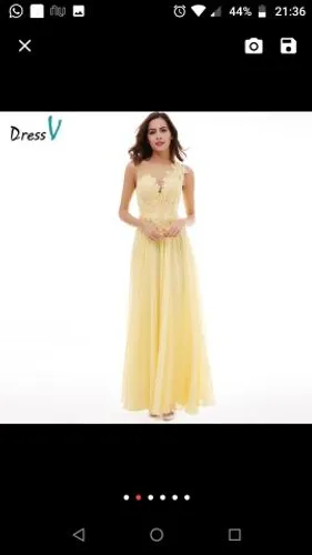 Baixou!!! Vestido de festa, na cor vermelha, bordado e bem rodado, lindo
