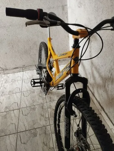 Bicicleta Colli Bike Full Gps Dupla Suspensão 72 Raias Aro 26" Amarela<br><br>